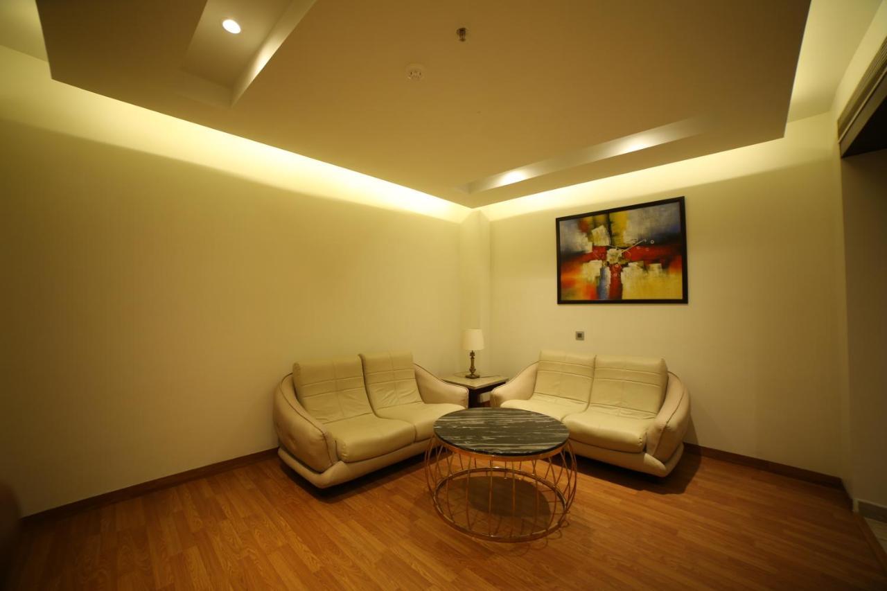 Hotel Imperia Suites Jalandhar Eksteriør bilde