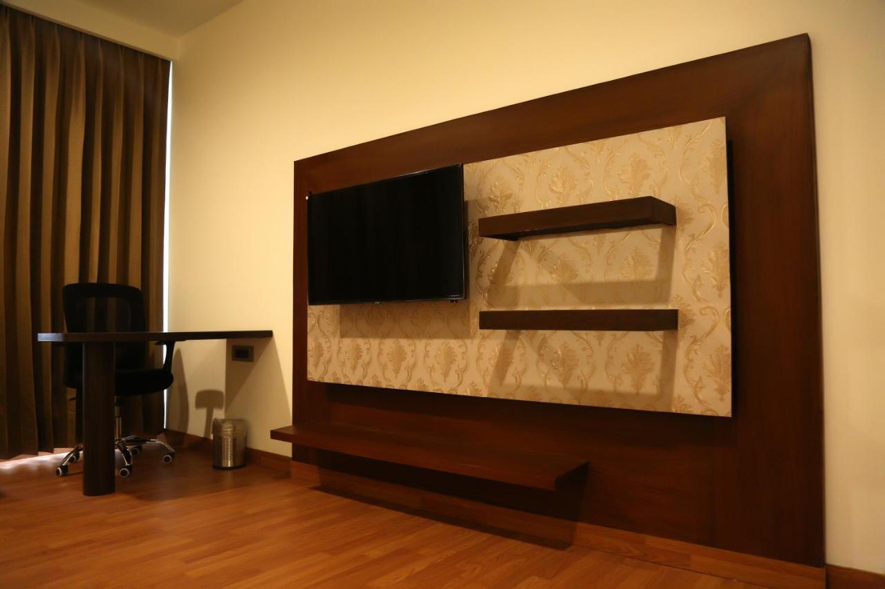 Hotel Imperia Suites Jalandhar Eksteriør bilde
