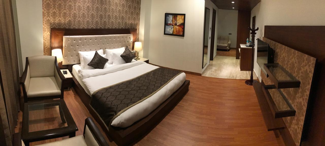 Hotel Imperia Suites Jalandhar Eksteriør bilde