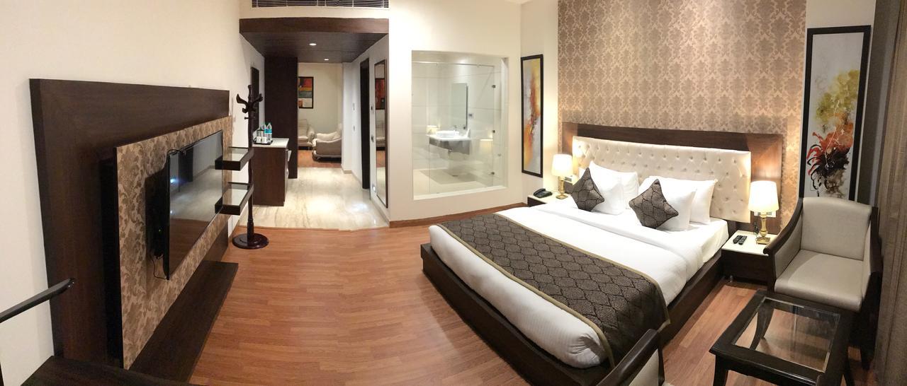 Hotel Imperia Suites Jalandhar Eksteriør bilde