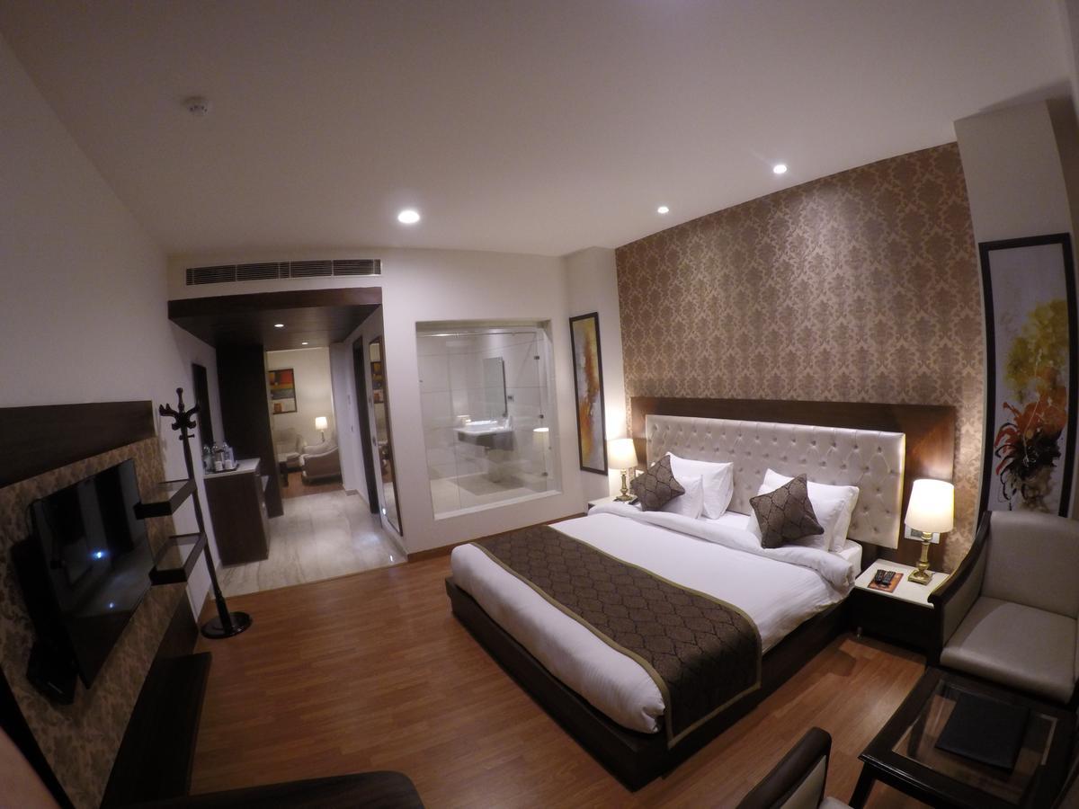Hotel Imperia Suites Jalandhar Eksteriør bilde