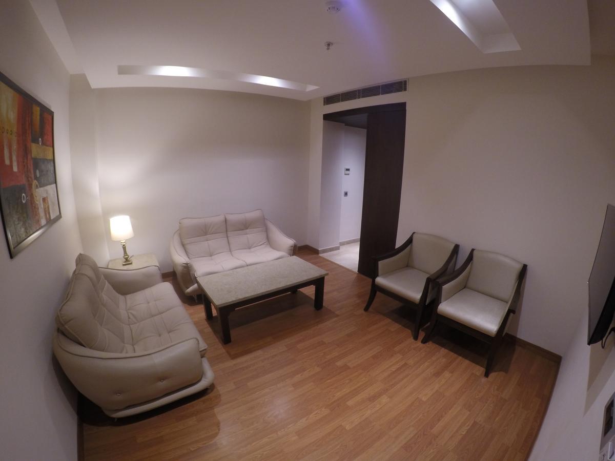 Hotel Imperia Suites Jalandhar Eksteriør bilde
