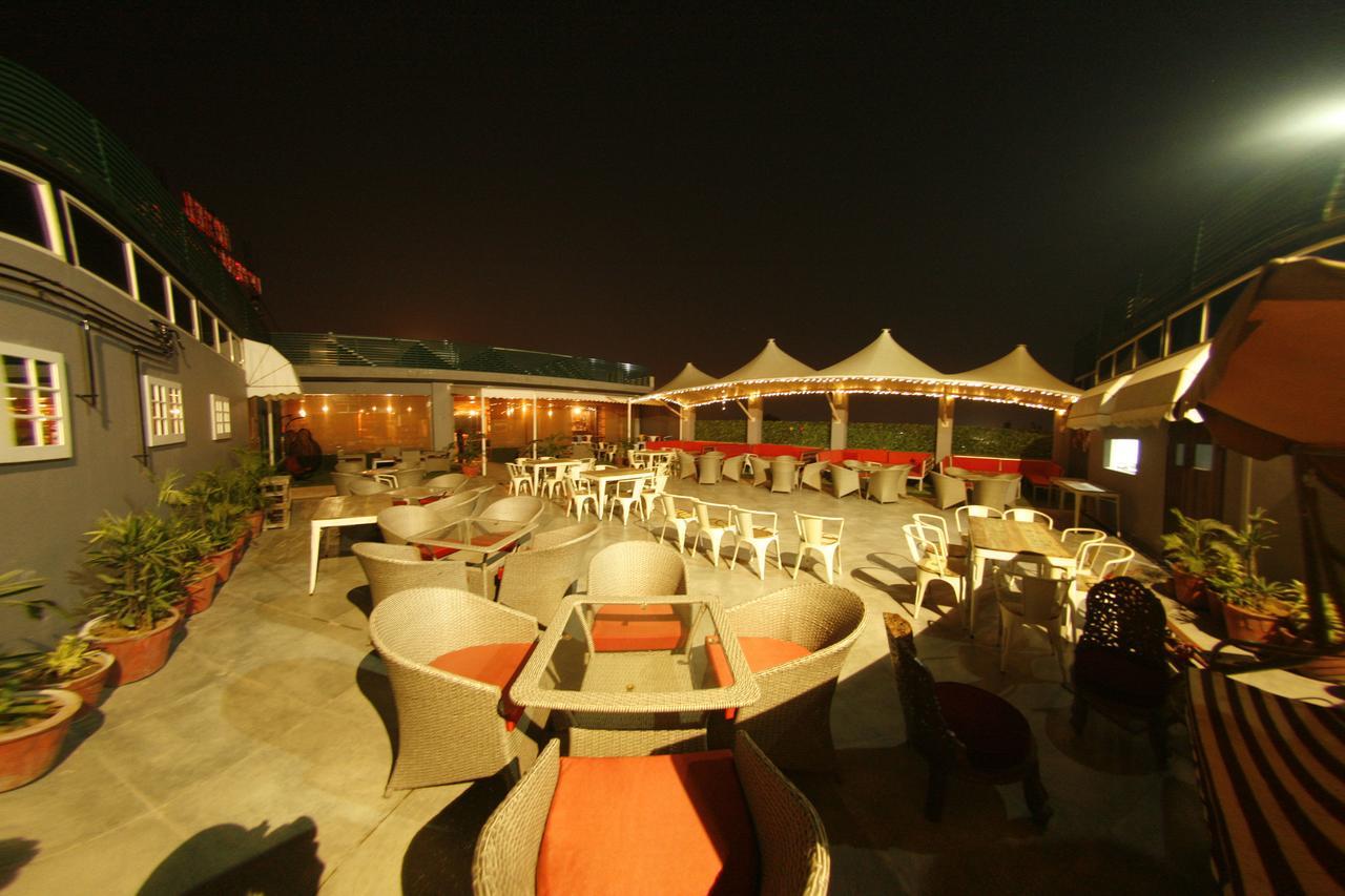 Hotel Imperia Suites Jalandhar Eksteriør bilde